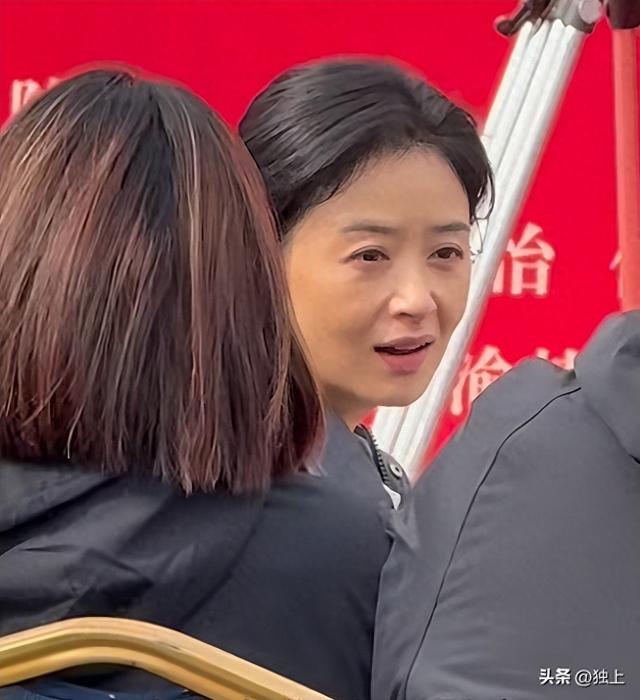 42岁蒋欣生图被疯传，被她真实状态吓到，别被内娱的畸形审美害了