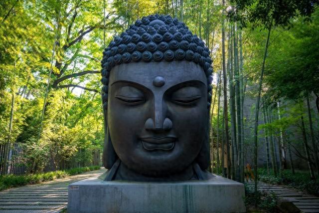 绝美西湖打卡全攻略：一键收藏，带你拍遍杭州朋友圈顶流机位！