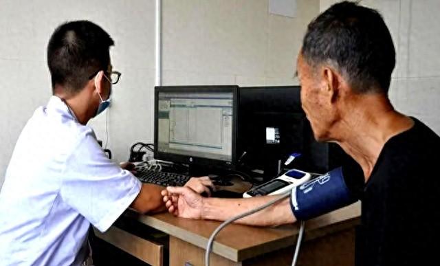 男人做哪些运动，可以提高“雄性激素”？坚持一段时间，魅力提升