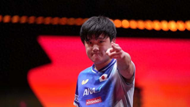 WTT总决赛｜樊振东铁粉！张本智和四入决赛终夺冠	，值得四次模仿庆祝动作