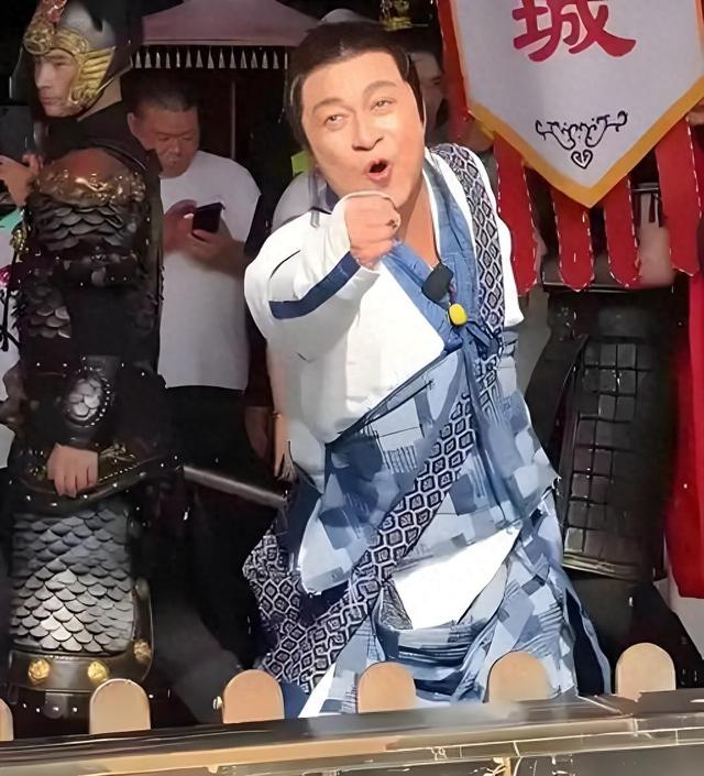 顶流、热搜很多！收入却降了