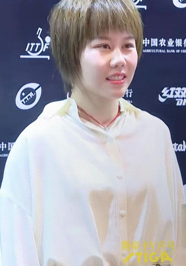 陈幸同大变样! 留短发好时髦，染的色很洋气，萌萌的笑脸着实可爱