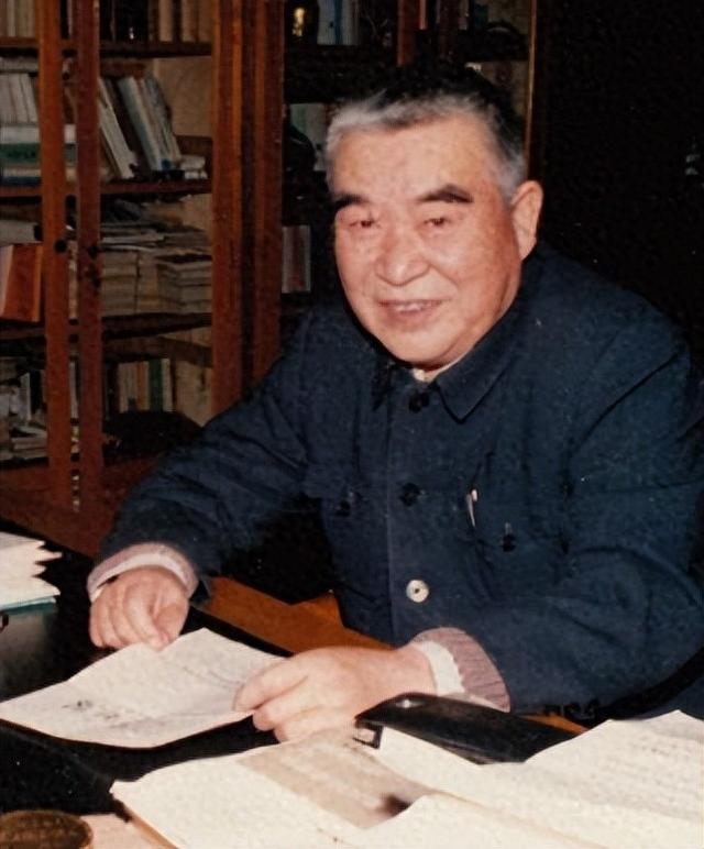 原河南省省长，后任辽宁省书记，自称是“农民的儿子”，享年81岁