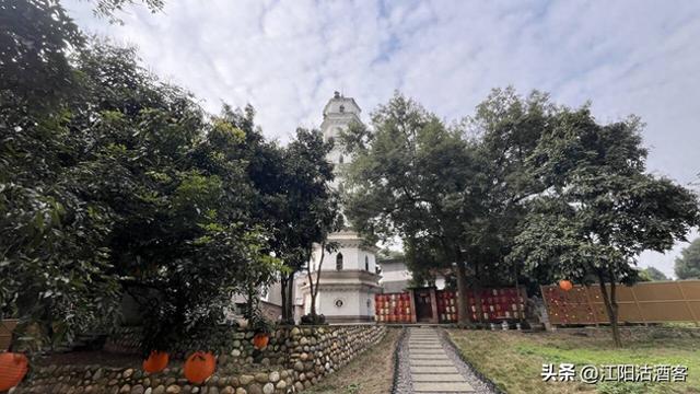 泸州方山镇，给江阳雁塔增新颜，长江岸的千年烟火与今日新生