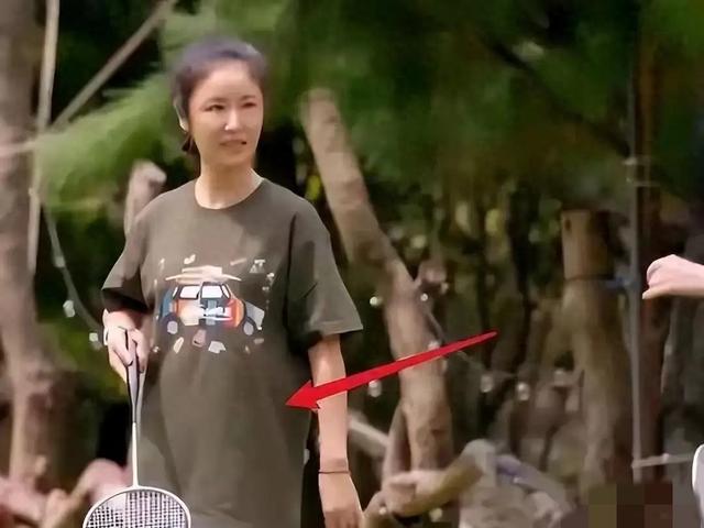 47岁林心如老到认不出！面部松弛憔悴沧桑，素颜打扮似农村大妈