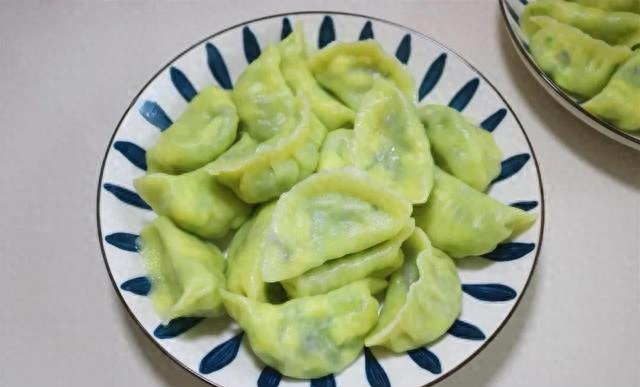 夏天包饺子，快试试这个馅，鲜嫩爽口不油腻，一口一个停不下来！