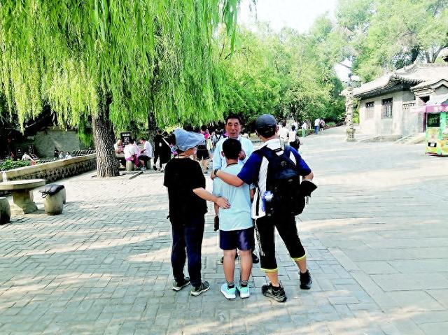 鬓染霜心未老家乡故事唠得“俏” 他们是晋祠千年故事的“守护者”