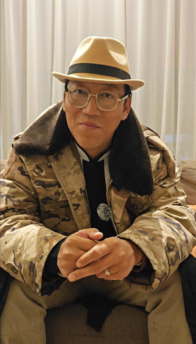 新疆东天山骆驼队亮相洛阳定鼎门，队员讲述3000公里历程：走村道乡道避免影响交通，从夏天走到冬天毕生难忘