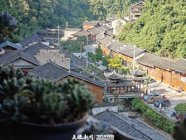 佛顶山下仡佬族村庄引客来