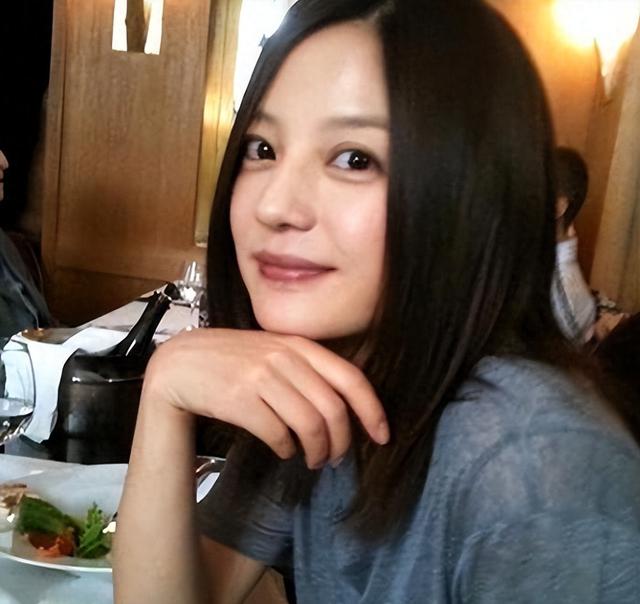 封杀四年，49岁赵薇突传消息，因胃癌去世传闻5个月前就真相大白