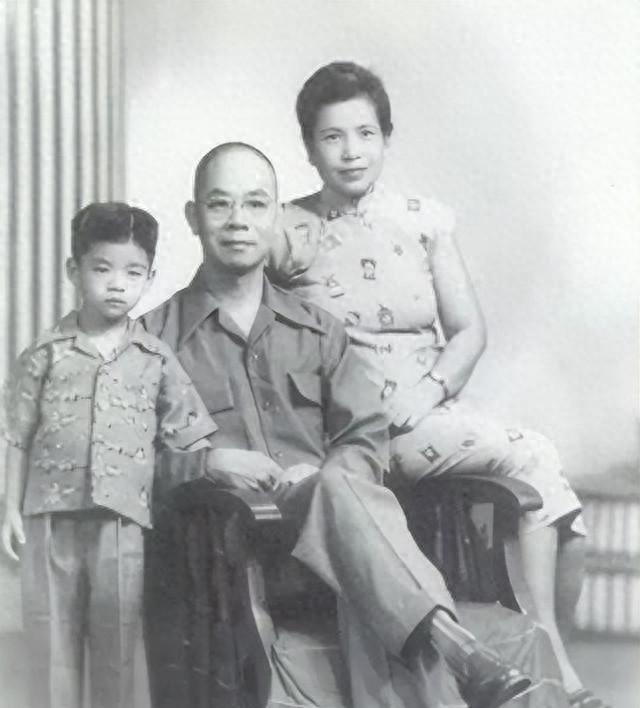 吴石后人有点意思：明明父亲是烈士，儿子吴韶成却在河南格外低调