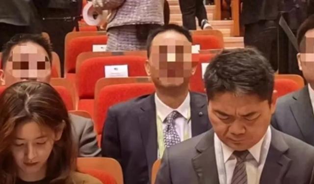 一句自嘲带火七鲜300%搜索量，刘强东靠“怕老婆”自嘲狂揽生意