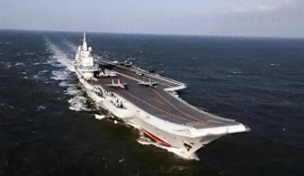 俄议员：俄有权从中国“收回”辽宁舰，中方务必拆掉武器停止军用