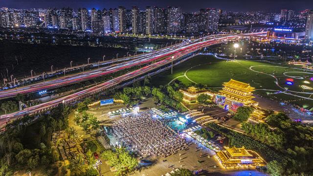 新华视点·2025年度盘点｜赛事、影视、演唱会……今年你跟着什么去旅行？