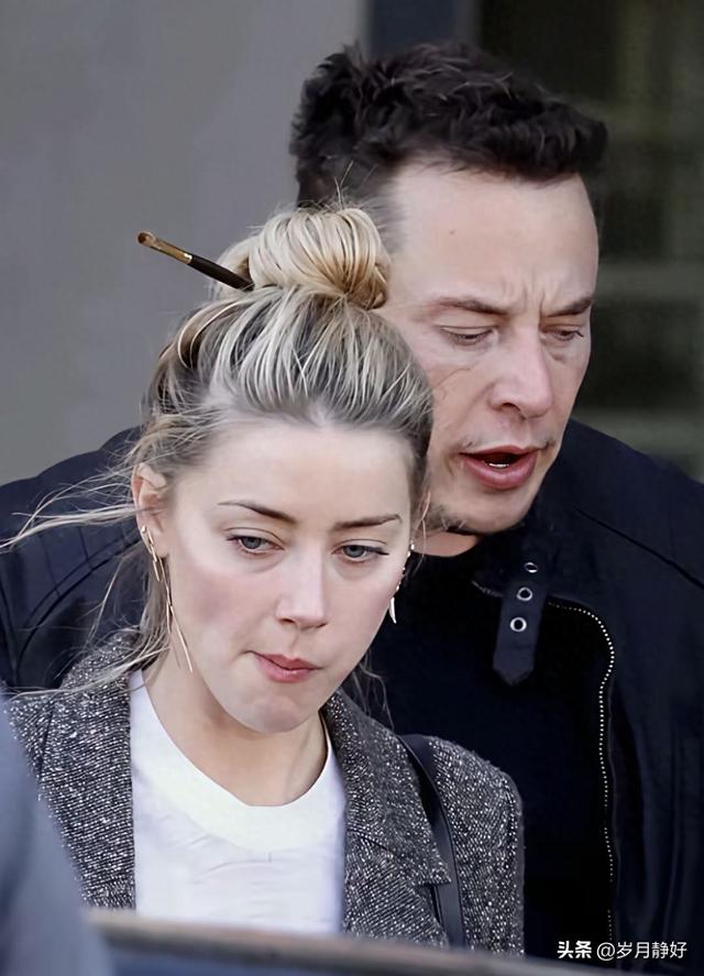 世界首富也是有时间谈恋爱的，这位美女长的很漂亮，眼光可以呀！