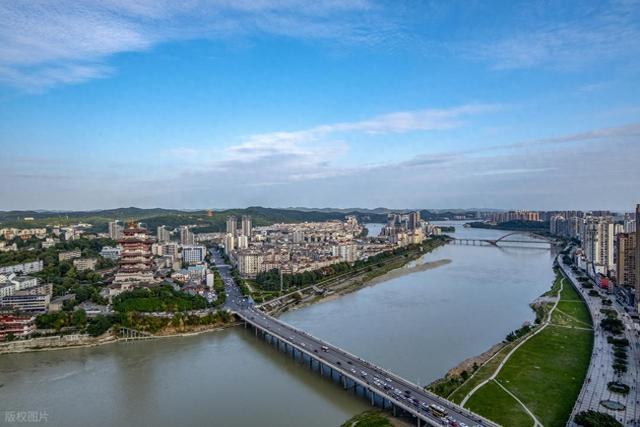 四川的下一个“成都”，不是宜宾也不是德阳，而是这座低调的城市