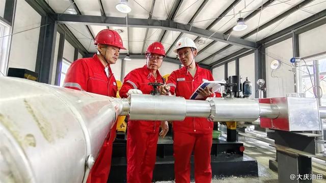 中国首个！百万吨级非混相驱 CCUS 全产业链示范基地核心工程投运！