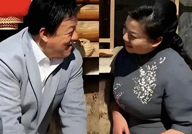 张也才是丰满健壮的女性代表，宽阔的额头， 丰满圆润壮实成熟端庄