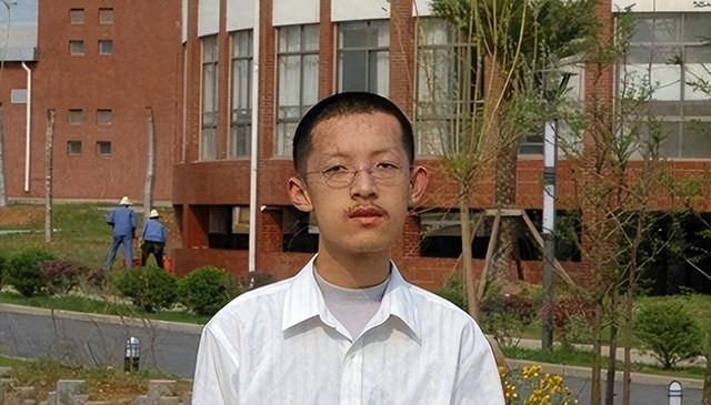 "北大才子"柳智宇出家12年，还俗后宣布结婚，坦言：恋爱也是修行