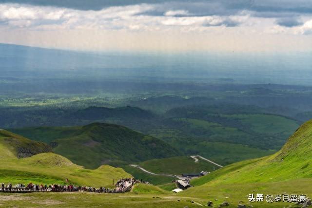 冒雨攀登长白山（5）——步行1400米，登上长白山的最高峰