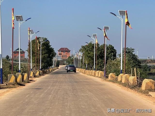 九江琵琶湖畔：阳光、帐篷、游人