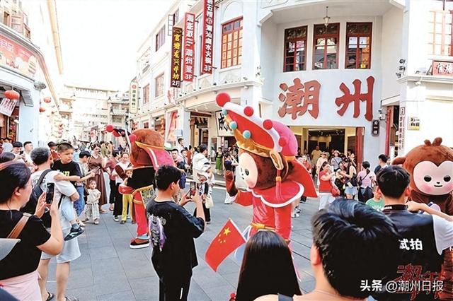 假期首日潮州古城吸引众多游客 文旅市场喜迎“开门红”