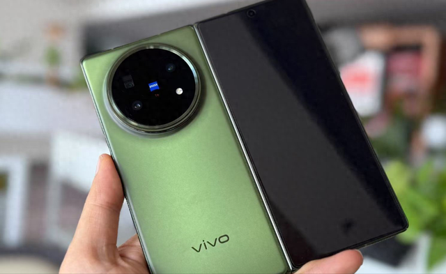 纠结 vivo X Fold5 和 OPPO Find N5？看完这篇，选择不再困难！