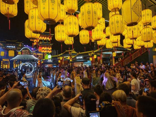 25万游客打卡！“宋韵引力场”引爆广安夜经济