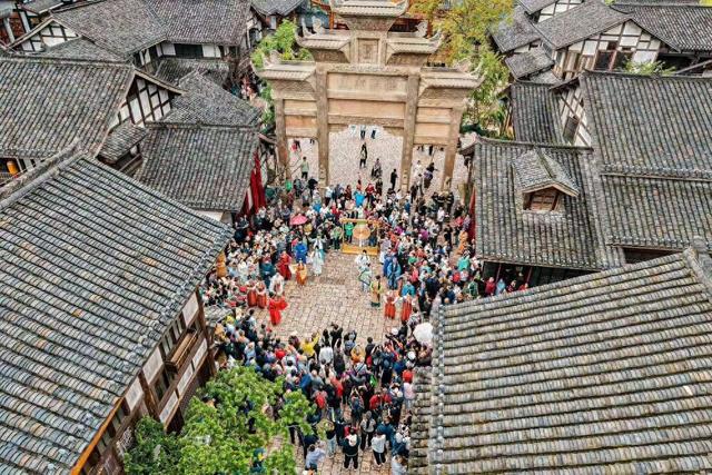 国庆中秋“双节”，循着长江酒香，感受五粮液文旅“新酿”