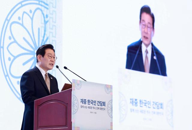 日本访华被拒，李在明当着全世界的面喊出一句话，让高市早苗破防