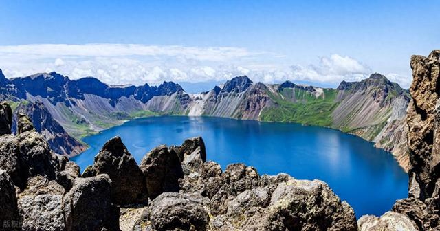 长白山天池的水来自于哪里？真的是来自青藏高原吗？有啥科学解释