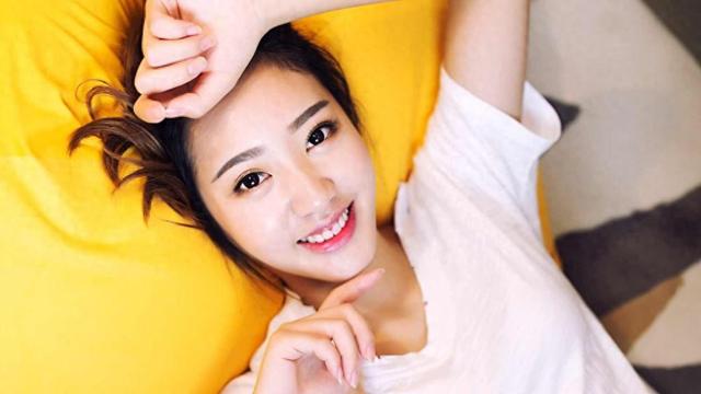 别人问在干嘛怎么幽默回复（当女生问你在干嘛怎么幽默回答拉近距离）