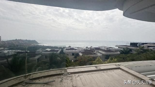 台风还没有来前，海南陵水一栋豪宅别墅拍卖，被人底价1603万买下