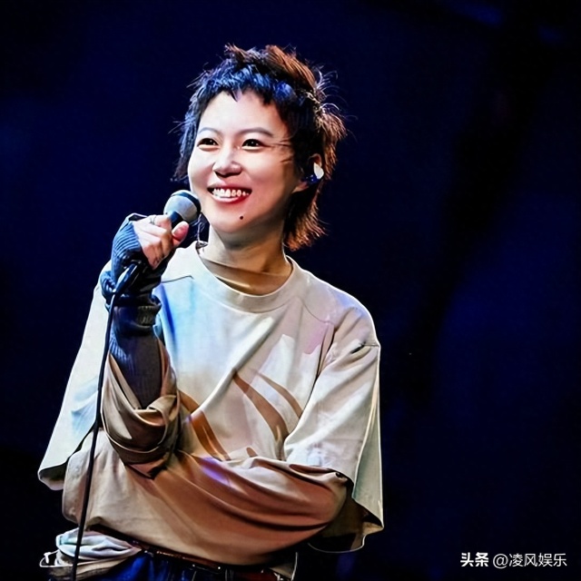 56岁的王菲怎么也想不到，28岁的大女儿如今也已经开始为她争光了
