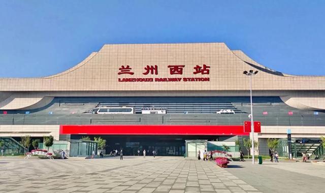 G91北京西至兰州西最快动车组列车，全程1784公里，运行6小时43分