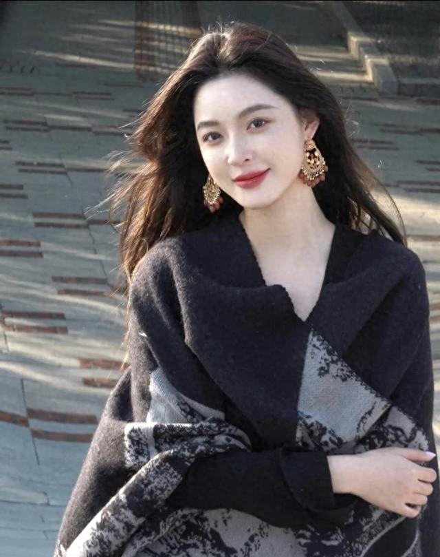 我60岁才明白：异性交往，女人叫你“哥”，是在告诉你这3个意思