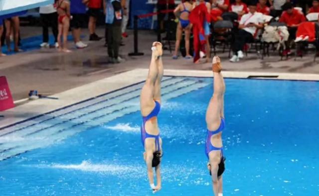 女双10米台决赛 陈芋汐掌敏洁金牌 全红婵王伟莹排第五名