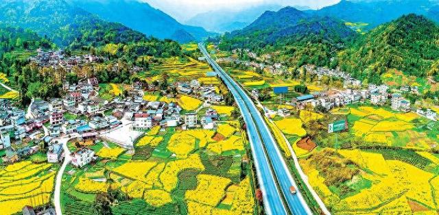 文旅融合绘新卷 “西蜀天漏”绽华彩