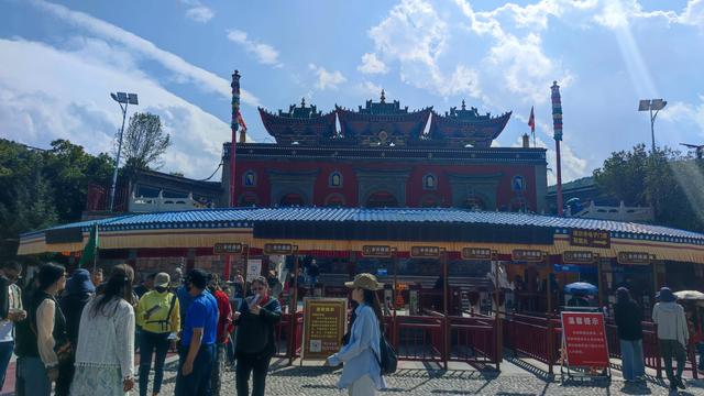 藏传佛教格鲁派四大寺院之一，西宁塔尔寺，碰巧免费进去了