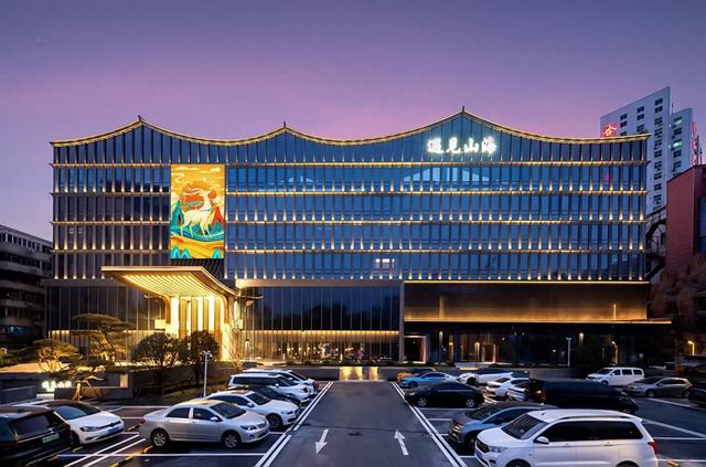 山海ONE岁·一鹿生花丨郑州遇见山海城市度假区一周年庆典圆满落幕