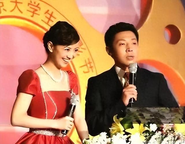 和撒贝宁同居四年，却转身和富豪在一起，没想到如今却沦落至此