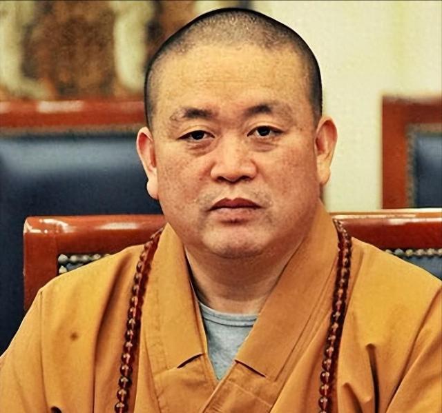 一石激起千层浪！释永信被查第4天，央视主持刘芳菲也受到牵连