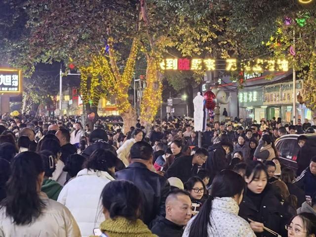 安徽“广德三件套”爆火，文旅局悬赏寻找“三件套”发明人，当地：打卡地几乎全是江浙游客的车