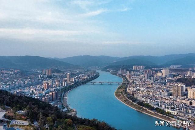 坐动车来这里，A级景区统统打折