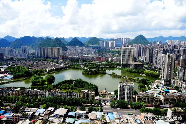 贵州六盘水避暑季旅游胜地客流迎高峰