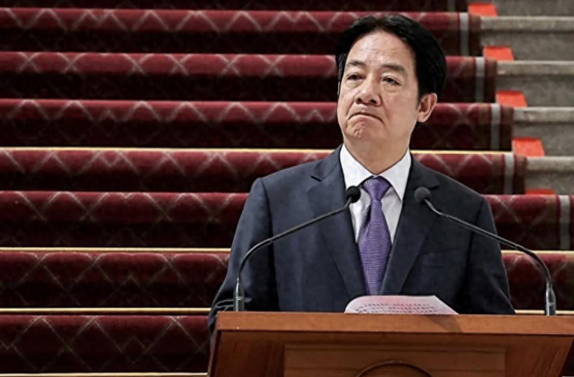 赖清德遭重创，蒋万安将赴大陆，当着100多国的面，董军严厉警告