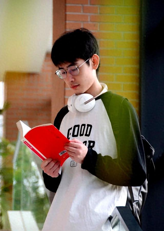 逆袭是什么梗（李子柒清华男生逆袭启示）