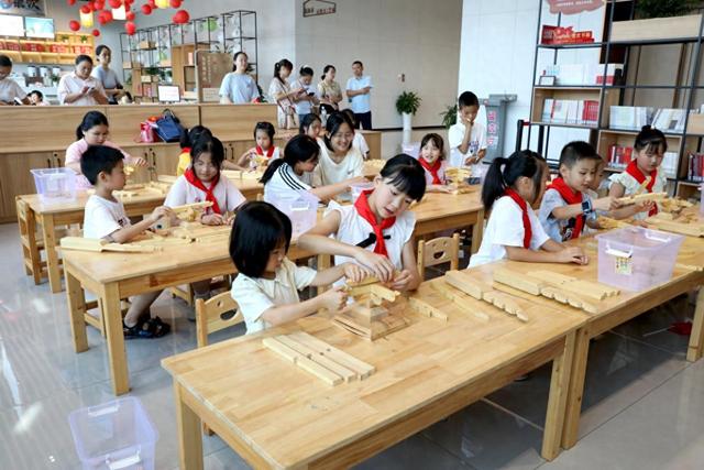 四川广安：多彩暑假 研学走进博物馆