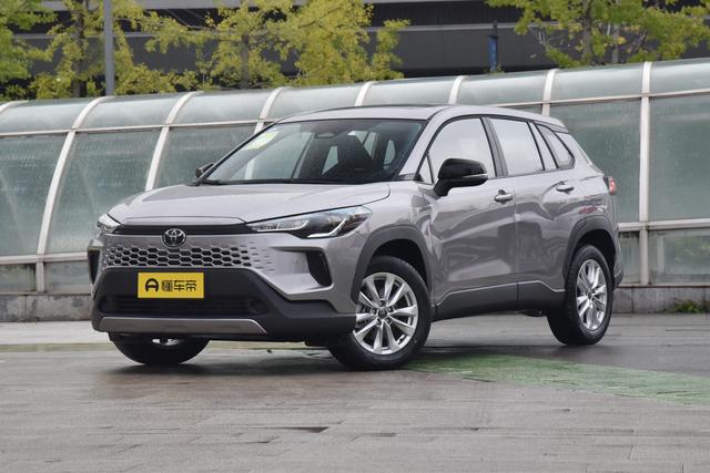 家用通勤看这款？卡罗拉锐放对比本田 HR-V，谁更适合你？
