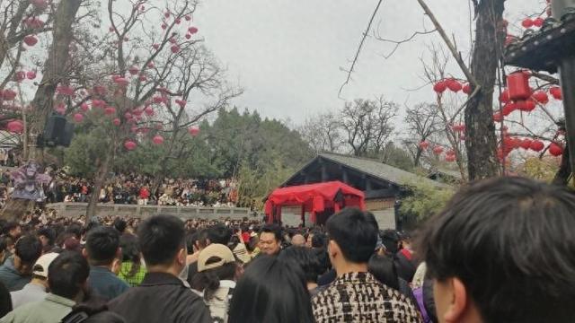 开封 “王婆说媒” 限流真相：单身青年追捧的 3 个核心原因